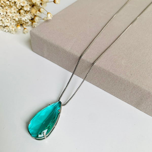 Colar Gota Palito de Zircônia Cor.:Esmeralda;Banho:Prata