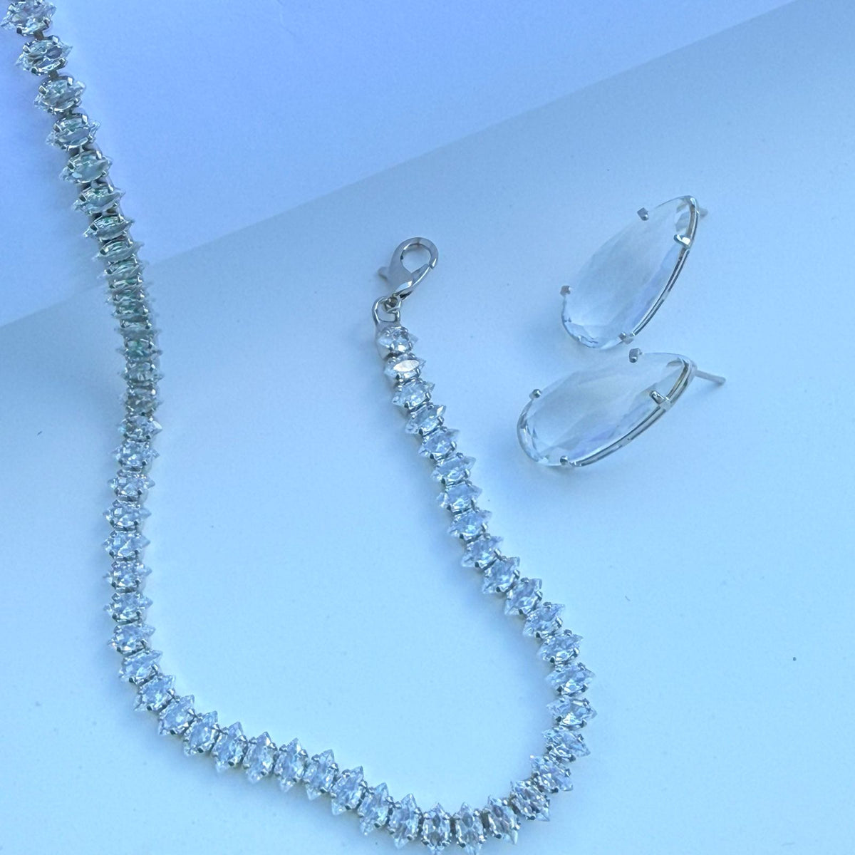 Conjunto Chocker Navete de Zircônia e Brinco de Zircônia Cristal Prata