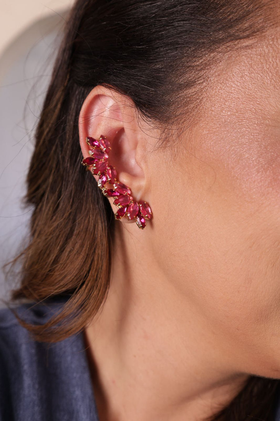 Ear Cuff de Zircônia Fúcsia Dalia Dourado