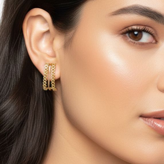 Ear Hook Dourado  com Detalhes de Coraçao