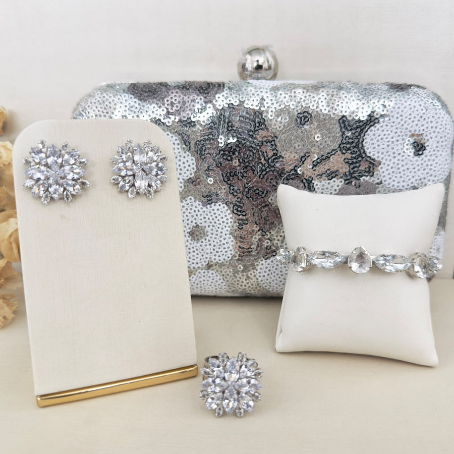 Kit 4 Peças Clutch Bordada, Brinco, Bracelete e Anel Regulável Soraya de Zircônia Cristal Banho Prata
