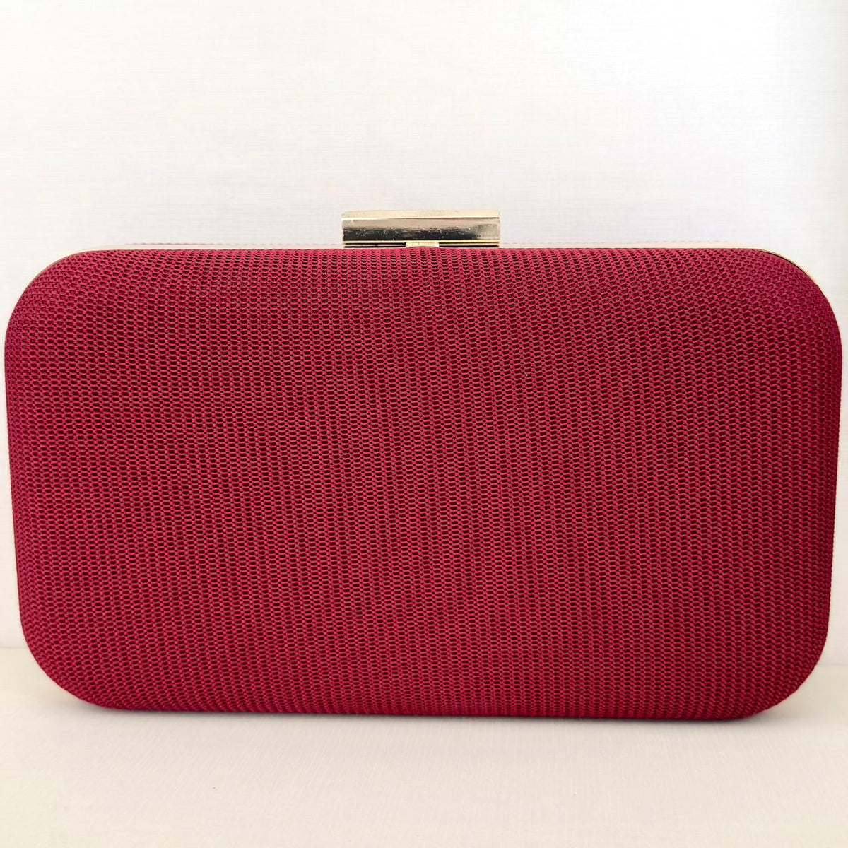 Clutch Vinho Marsala com Detalhe Dourado