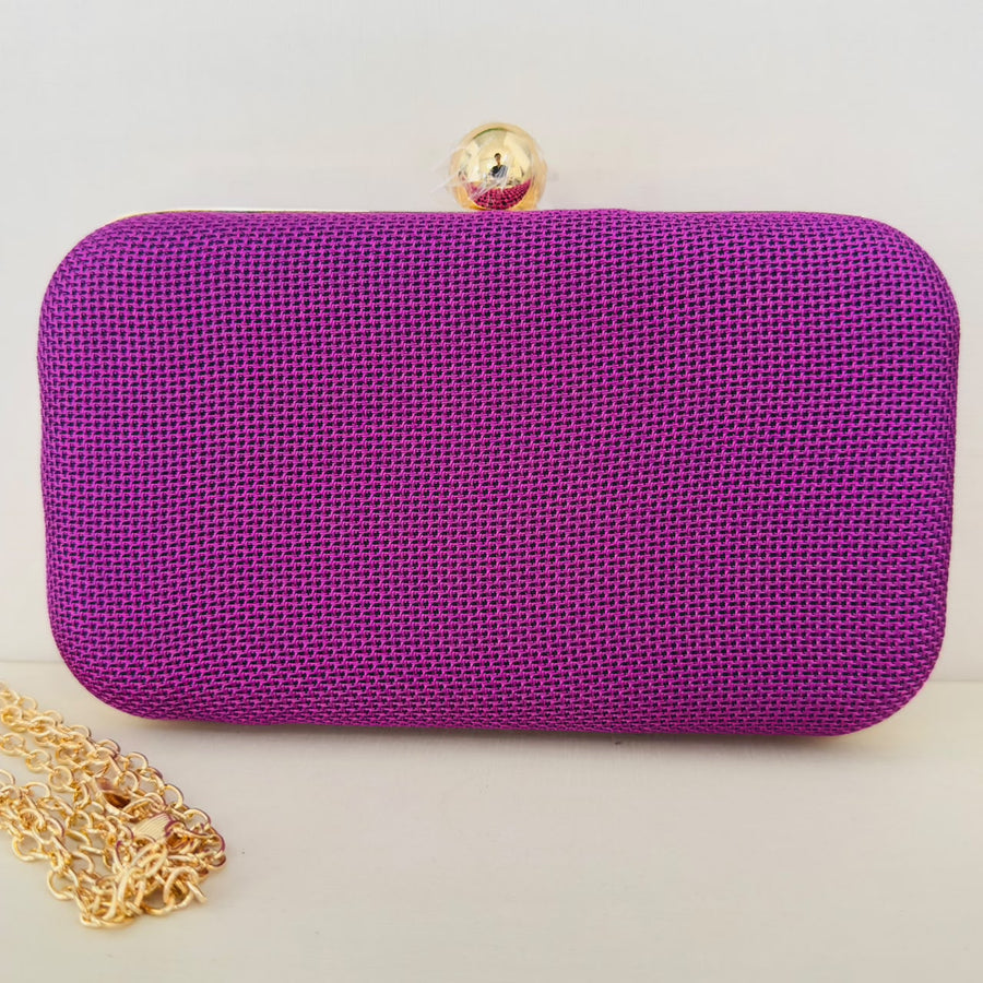 Clutch de Pano Roxo com Detalhe Dourado