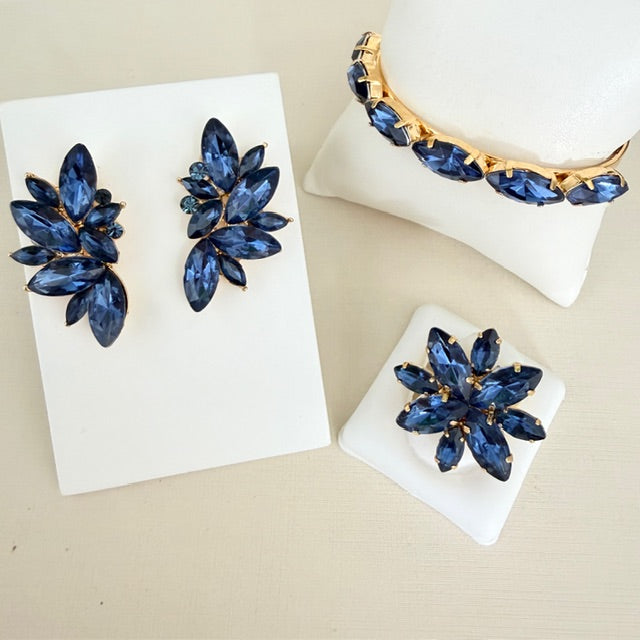 Kit 3 Acessórios Brinco, Bracelete e Anel Regulável Azul Safira Dourado