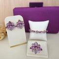 Kit 4 peças Clutch, Bracelete, Brinco e Anel Regulável Manhattan Tons de Roxo Dourado
