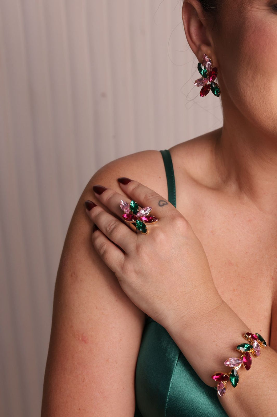 Kit Anel Regulável, Bracelete e Brinco Leandra - Rosé, Pink e Verde | Dourado