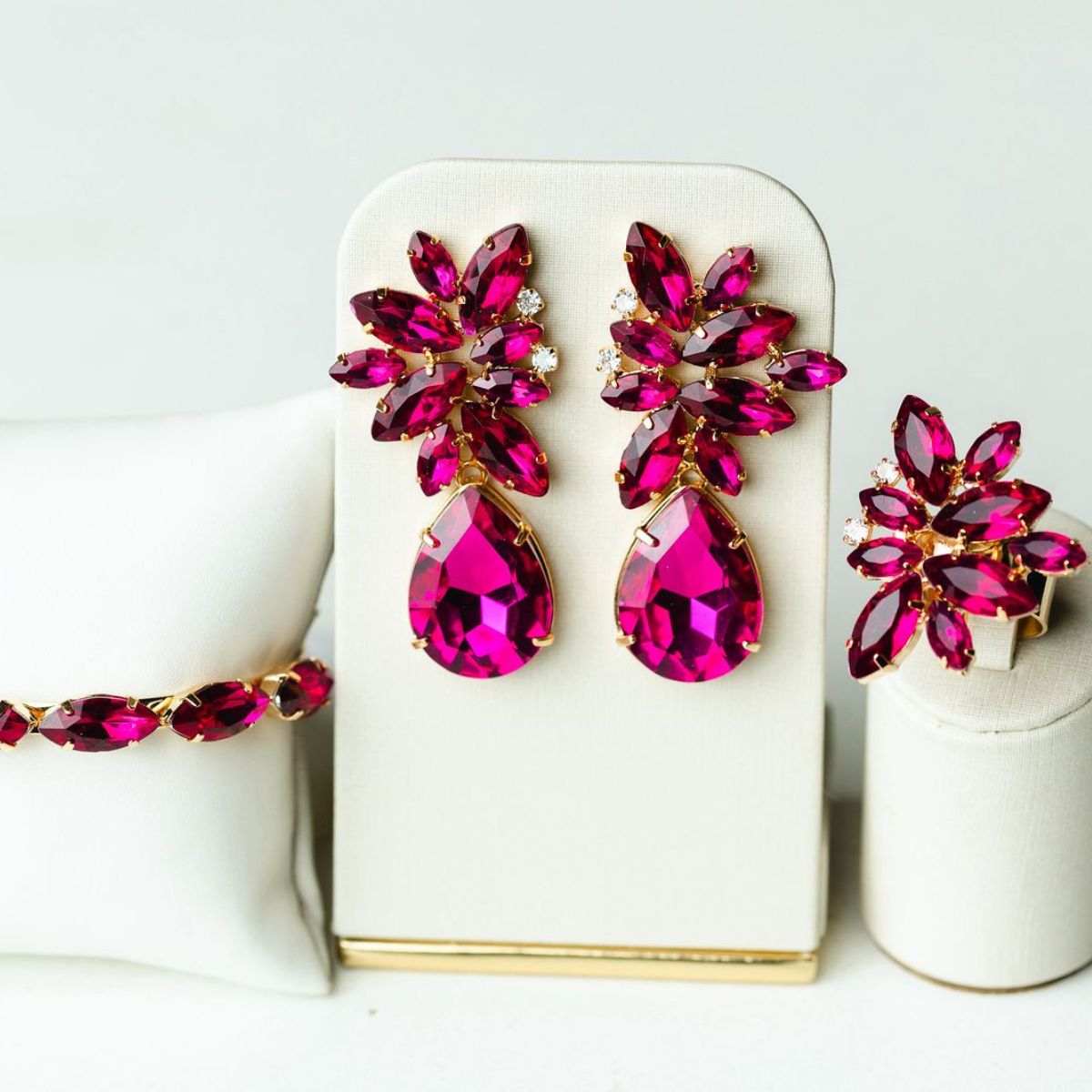 KIT Bracelete, ANEL REGULÁVEL E BRINCO Rosa Pink SILMARA