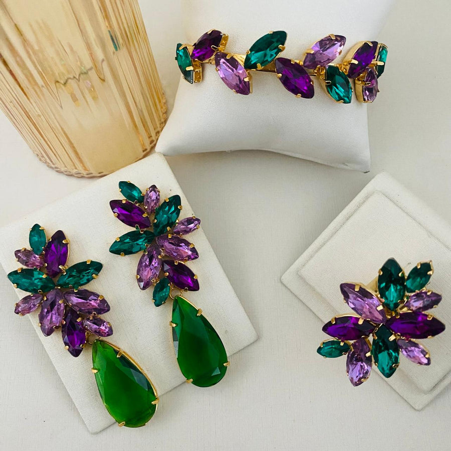 Kit Brinco, Anel Regulavel e Bracelete Londres Tons De Roxo Com Esmeralda