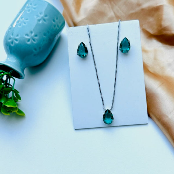 Kit Brinco com Colar de Gota Esmeralda em Zircônia Banho prata