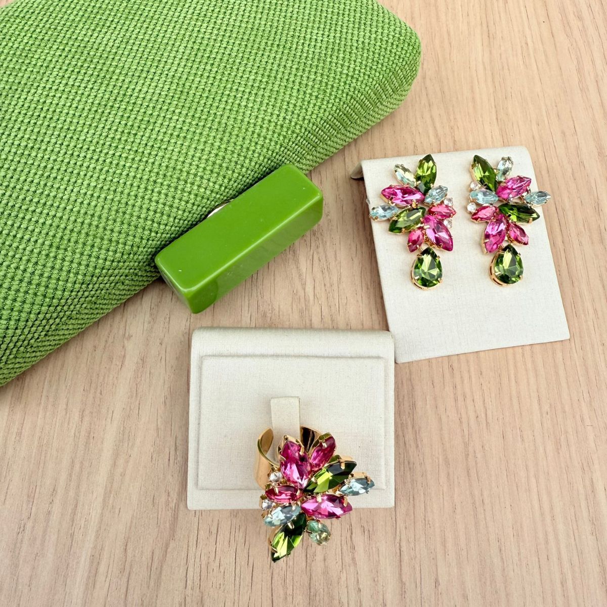 Kit Brinco e Anel Regulável Marina Pink Com Verde Oliva + Clutch