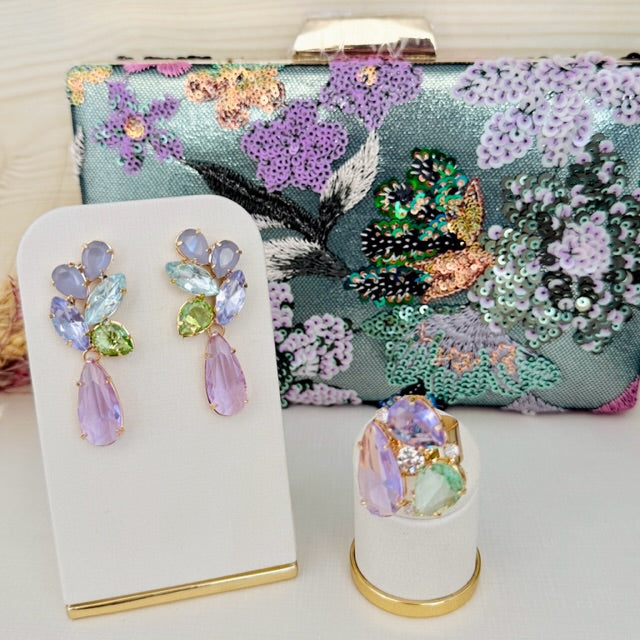 Kit Clutch Bordada, Brinco e Anel Regulável Bianca Tons de Verde Menta e Lilás Dourado