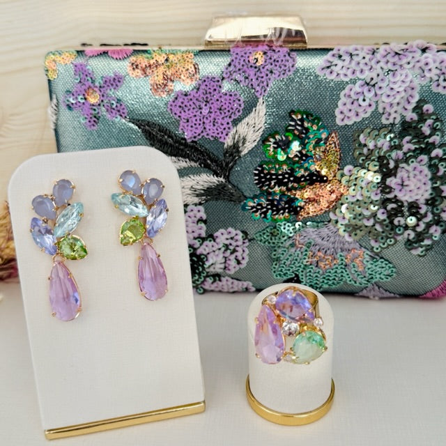 Kit Clutch Bordada, Brinco e Anel Regulável Bianca Tons de Verde Menta e Lilás Dourado