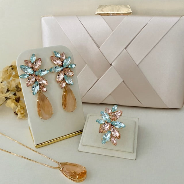 Kit Clutch, Brinco, Colar e Anel Regulável Londres Nude com Azul Dourado