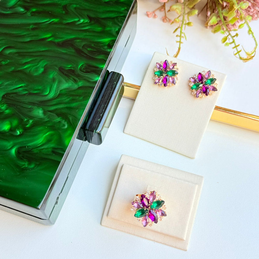 Kit Clutch, Brinco e Anel Regulável de Pedraria Esmeralda com Roxo  Soraya