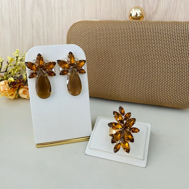 Kit Clutch, Brinco e Anel Regulável Exuma Tons de Marrom Dourado