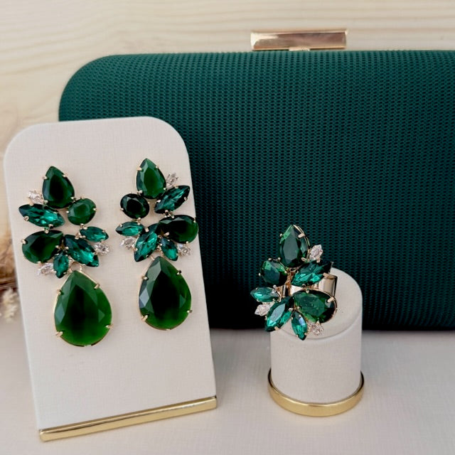 Kit Clutch, Brinco e Anel Regulável Gaby de Zircônia Verde Esmeralda Dourado