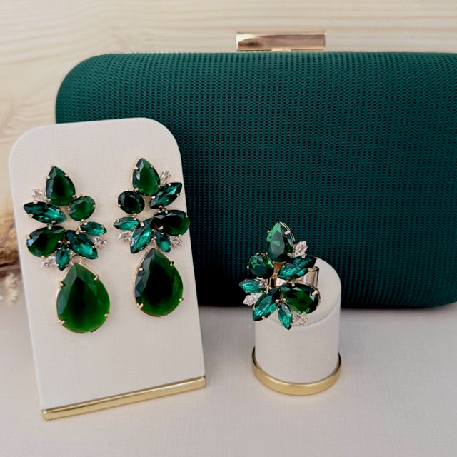 Kit Clutch, Brinco e Anel Regulável Gaby de Zircônia Verde Esmeralda Dourado
