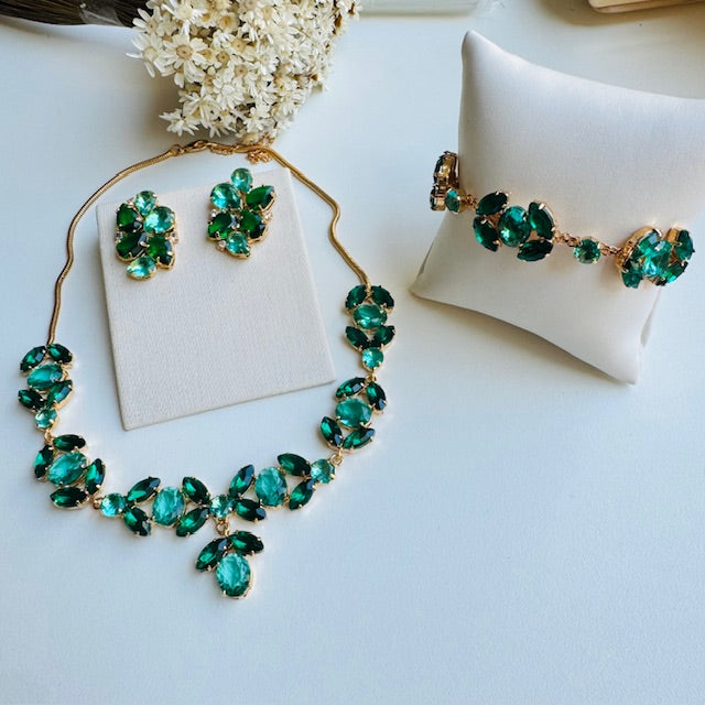 Kit Colar, Brinco, Anel e Pulseira Verde com Turmalina Jade