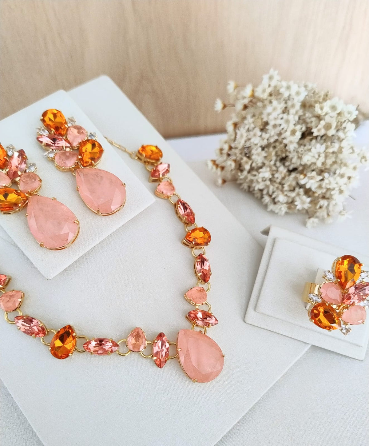 Kit Colar, Brinco e Anel Regulável Maju Laranja com Coral