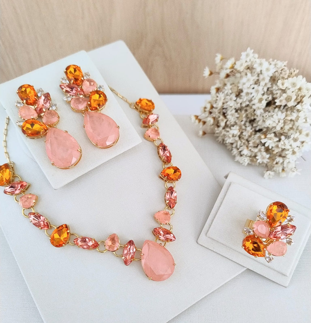 Kit Colar, Brinco e Anel Regulável Maju Laranja com Coral