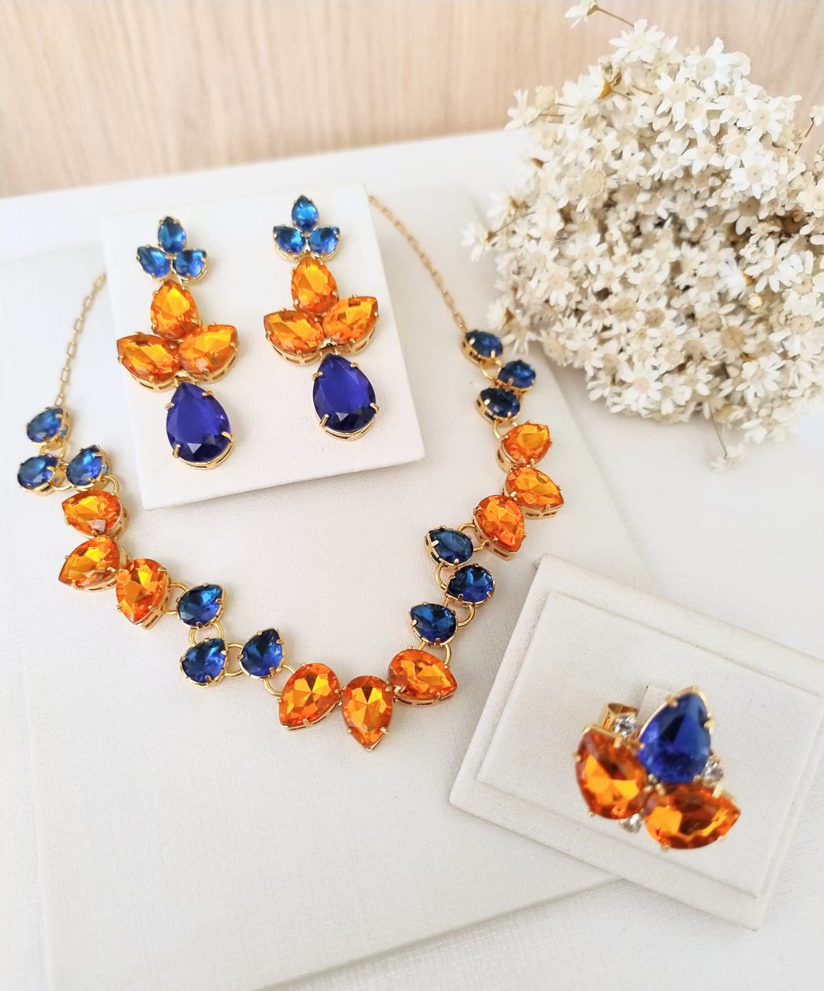 Kit Colar, Brinco e Anel Safira com Coral Fenix