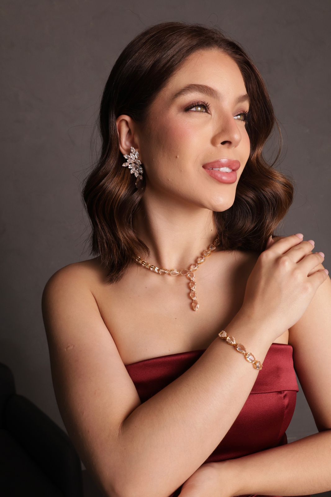Kit Colar, Brinco e Pulseira Adele  Cristal de Zircônia Dourado