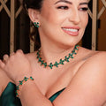 Kit Colar, Brinco e Pulseira Rainha Esmeralda -Dourado