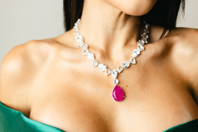 Kit Colar e Ear Curf em Prata Cristal com Fuscia Marquezine