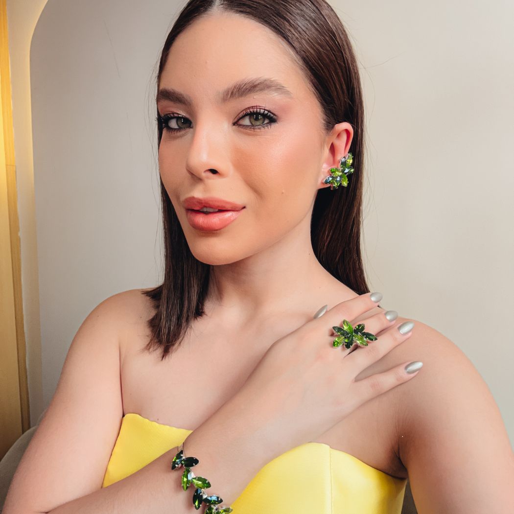 Kit Ear Cuff, Anel Regulável e Bracelete Thalisa Tons De Verde Oliva Banho Prata