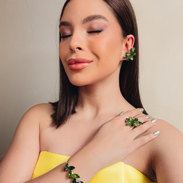Kit Ear Cuff, Anel Regulável e Bracelete Thalisa Tons De Verde Oliva Banho Prata