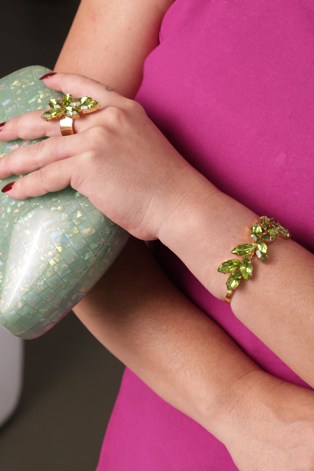 Kit Ear Cuff, Anel Regulável e Bracelete Thalisa Verde Oliva