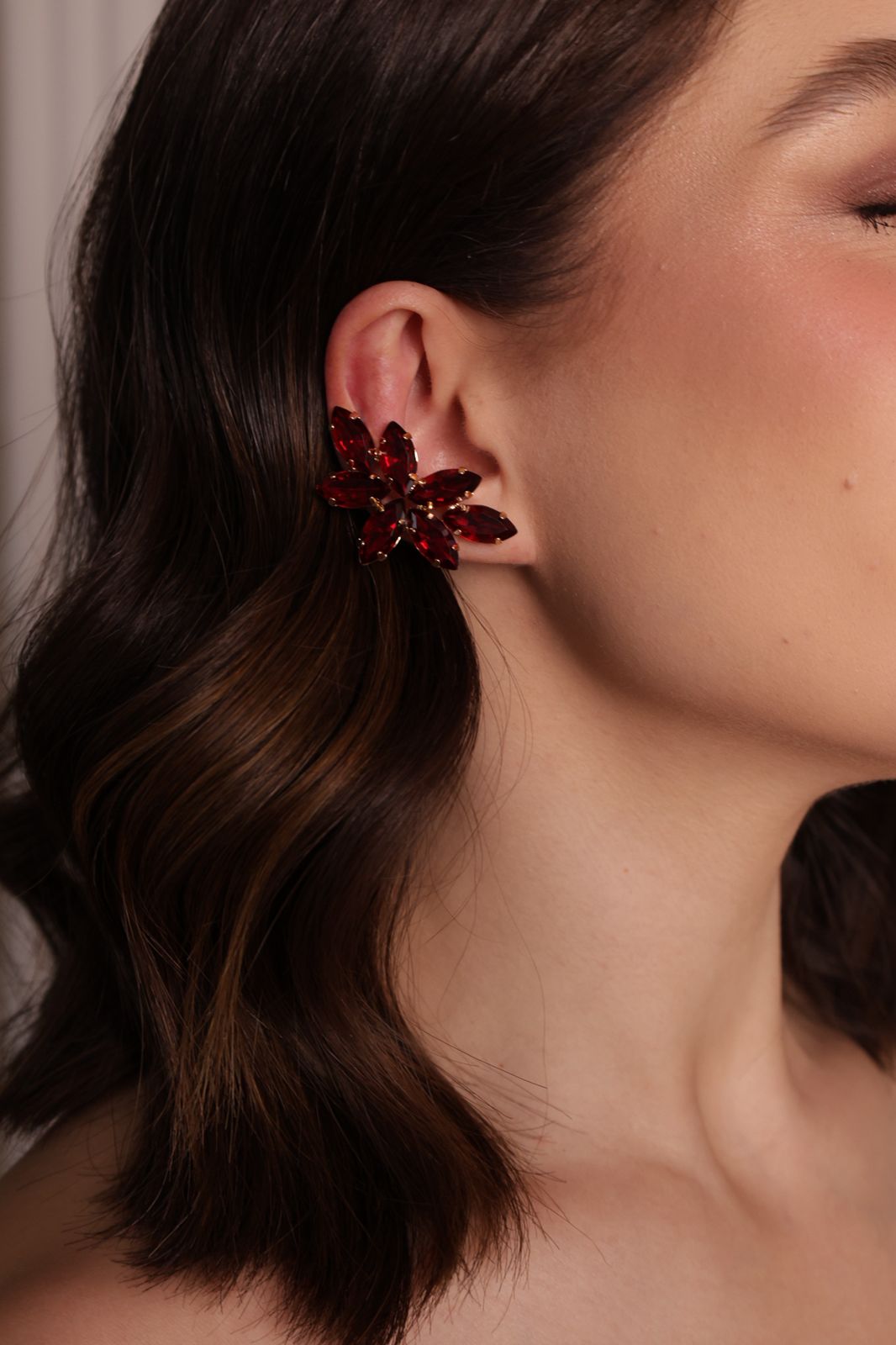 Kit Ear Cuff e Anel Regulável Thalisa Vermelho | Dourado