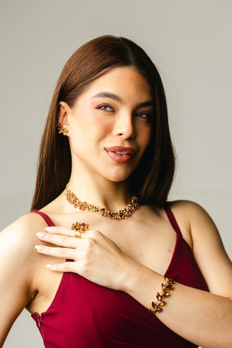 Kit Ear Curf, Colar, Bracelete e Anel Regulavel Astoria Tons de Marrom Banho Dourado
