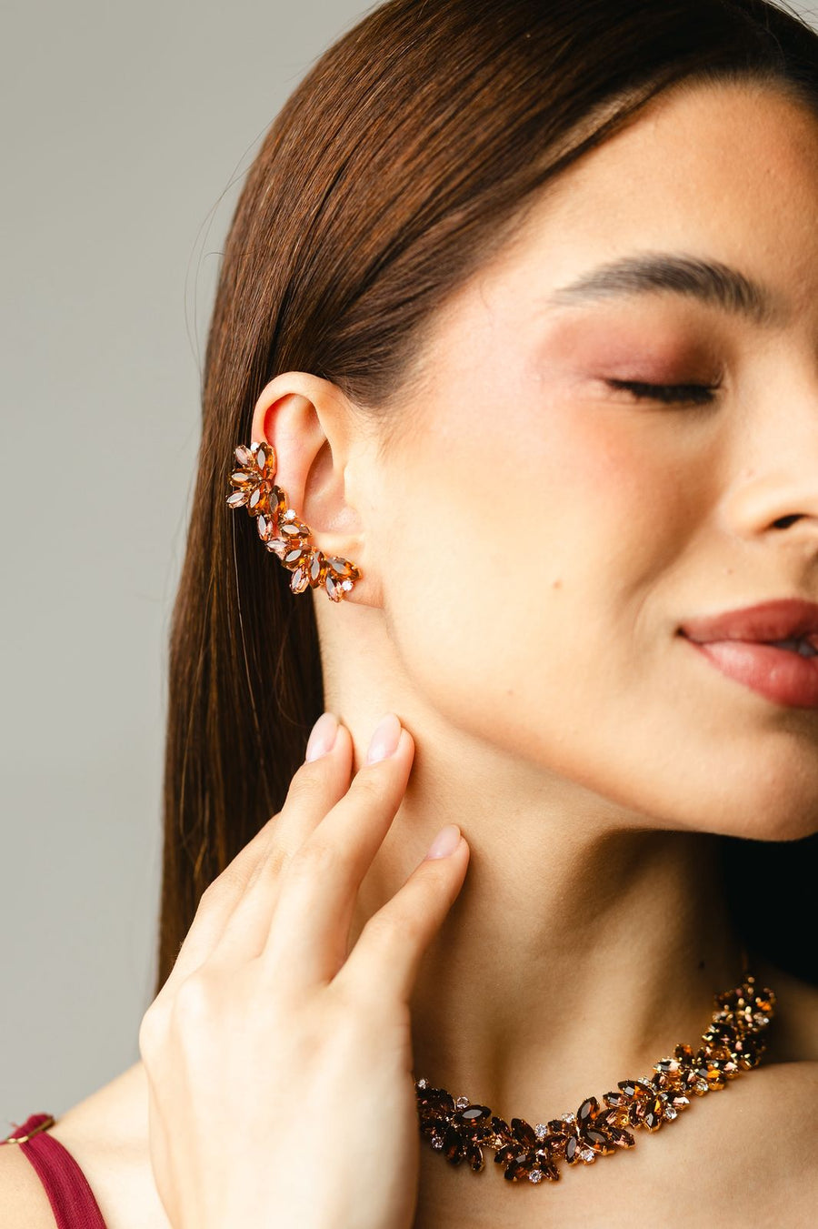 Kit Ear Curf e Colar Astoria Tons de Marrom Banho Dourado
