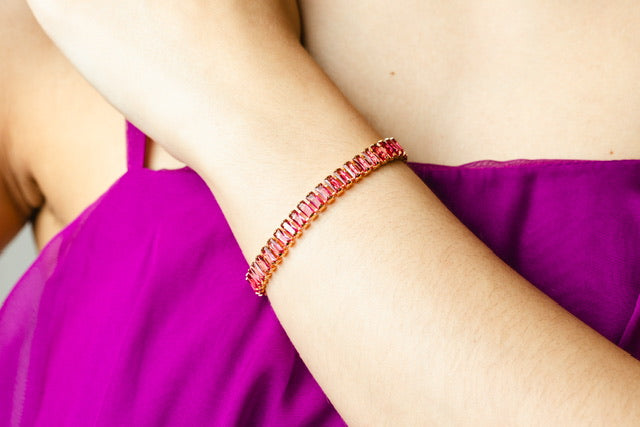 Pulseira De Zircônia Rafas Pink Fúscia Dourada