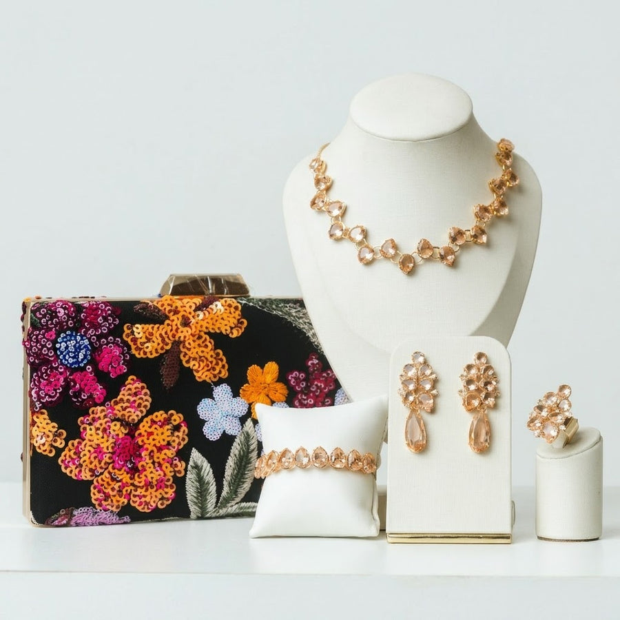 Kit 5 Peças Clutch Bordada, Brinco, Bracelete, Colar e Anel Regulável de Zircônia Nude Thamires Dourado